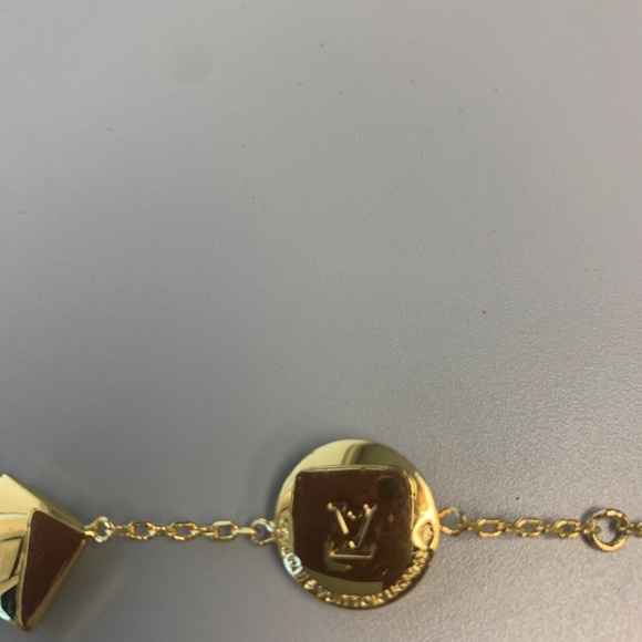 Louis Vuitton clover bracelet - Picture 8 of 11
